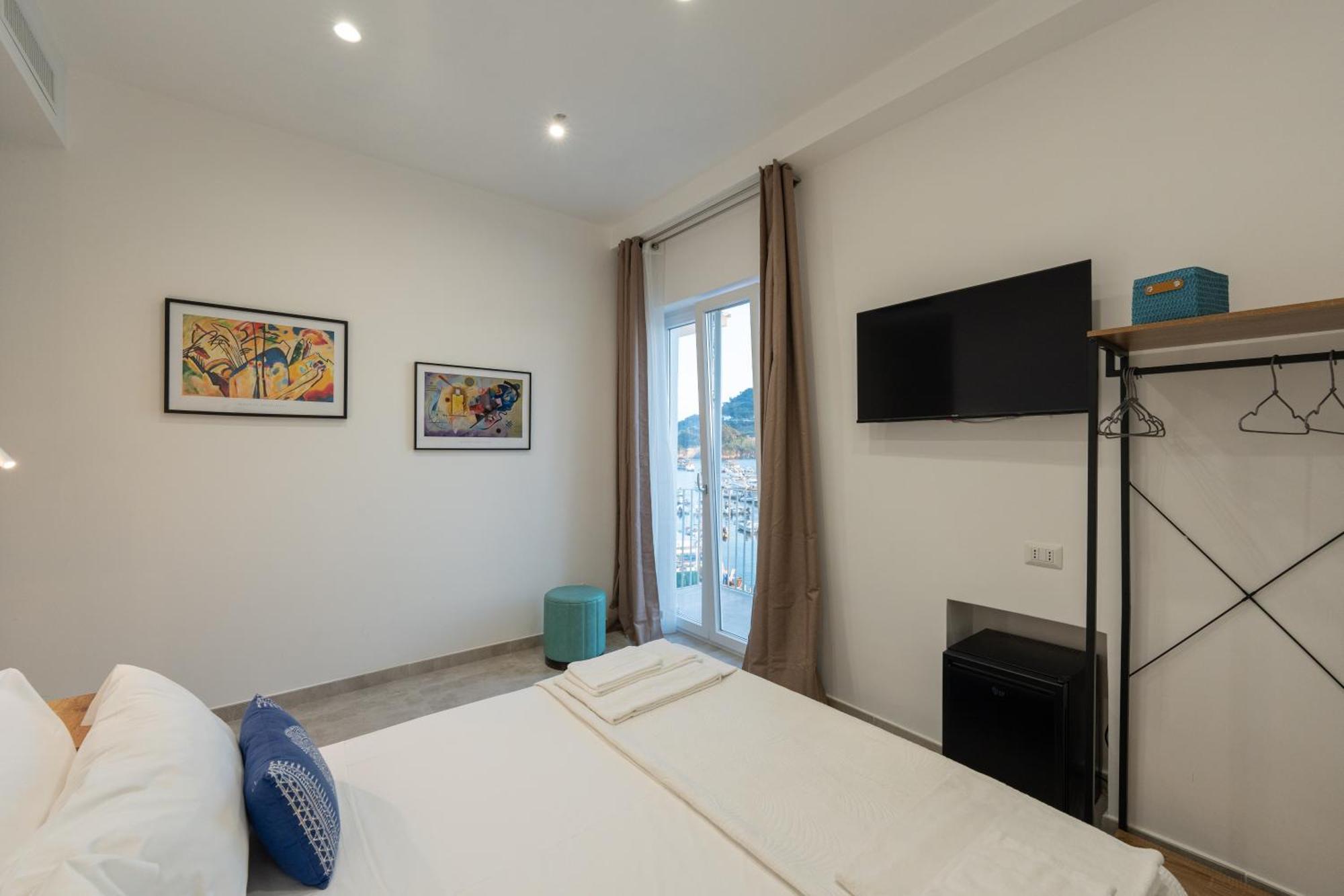 Baia Flegrea Meuble Hotel Bacoli Bagian luar foto